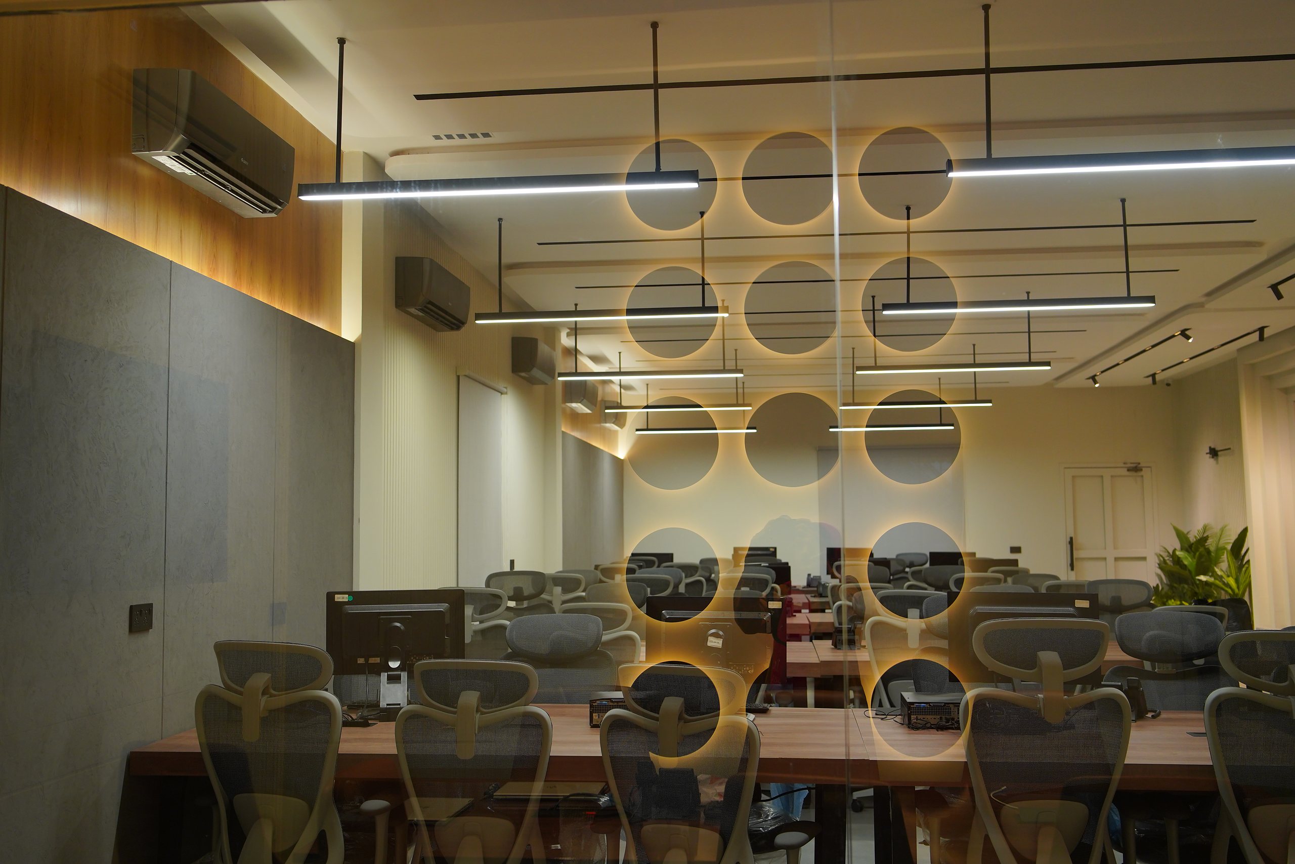 The OneDesk Global work floor in Lahore